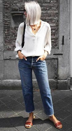 Minimal Chic Outfit, Womens Levis, Costum Elegant, Stylish Outfits For Women Over 50, Over 60 Fashion, Older Women Fashion, Moda Jeans, Comfy Outfit, 50 Style