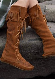 Moccasins Knee High Boots by Merche Mariposa - Etsy Bohemian Brown Suede Boots, Bohemian Winter Suede Boots, Bohemian Suede Winter Boots, Festival Suede Boots, Traditional Suede Boots With Round Toe, Knee High Moccasins, Lace Knee High Boots, Floral Henna, Minnetonka Moccasins