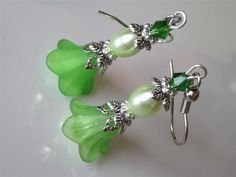 Wedding Flower Earrings Green Lucite Flower by DanglingDesigns Lucite Earrings, Lucite Flower Earrings, Bell Earrings, Woodland Earrings, Jewelry Knowledge, Beaded Things, Personal Jewelry, Lucite Jewelry, Celtic Earrings