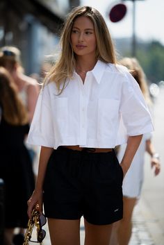 Мужская рубашка с коротким рукавом Old Money Shorts, White Shirt Outfit, White Shirt Outfits, Chique Outfits, Casual Day Outfits, Classy Casual, Mode Inspo, 가을 패션