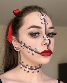 Makeup Stitches, Fantasy Diy, Maquillage Yeux Cut Crease, Creepy Halloween Makeup, Halloween Makeup Diy