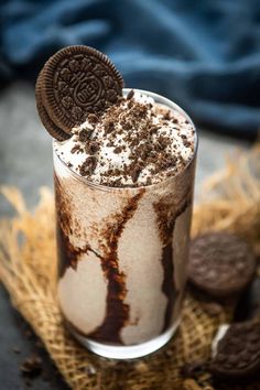 Oreo Frappe, Caramel Frappe Recipe, Best Homemade Pancakes, Oreo Milkshake Recipe, Cookies And Cream Milkshake, Milkshake Drink, Oreo Milk, Oreo Shake, Frappe Recipe