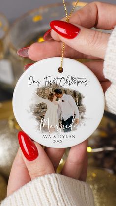 Beautiful watercolor photo ornaments to make your first Christmas as newlyweds even more special. A keepsake that captures your love and becomes part of your holiday tradition. Ornaments To Make