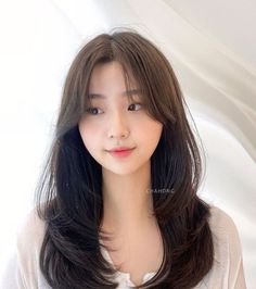 Haircut Korean Girl, Aesthetic Haircuts Long, Korean Hair Cuts, Korean Haircut Medium, Haircut Korean, Medium Long Haircuts