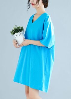 Italian blue linen cotton clothes Women v neck half sleeve loose summer Dresses

This dress is made of cotton or linen fabric, soft and breathy. 

Flattering cut. Makes you look slimmer and matches easlily.
 
Materials used: cotton  linen

Measurement:Size S/US-2/EUR-34   
length 83cm / 32.37"
bust 123cm / 47.97"


Size M/US-2/EUR-34   
length 84cm / 32.76"
bust 128cm / 49.92"



We ship worldwide.

Tracking numbers provided for all orders. Spring Cotton V-neck Dress With Short Sleeves, Oversized Short Sleeve Linen Dress For Spring, Spring Linen V-neck Dress In Solid Color, Spring V-neck Linen Dress In Solid Color, Casual Linen V-neck Shift Dress, Casual V-neck Shift Linen Dress, Cotton Short Sleeve V-neck Summer Dress, Short Sleeve Cotton V-neck Dress For Summer, Casual Linen Dress With Half Sleeves For Spring