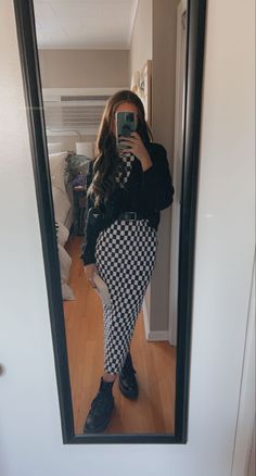 Checker Outfit Women, Black And White Checkered Sweater Outfit, Black And White Checkered Dress Outfits, Checkered Skirt Outfit Winter, Checkered Dress Outfit Winter, Black And White Checkered Skirt Outfit, Checkered Outfit Women, Checkered Cardigan Outfit, Corporate Grunge