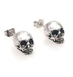 Discover our shiny skull earrings cute and mysterious at the same time. Dare to have a unique style and claim your personality! Transform your outfit! Stainless Steel 316L : does not blacken, resistant to chlorine No form of discomfort on your skin Neat details STANDARD SHIPPING OFFERED 👉Discover our collection of Skull earrings Punk Jewelry, Skull Jewelry, Black Skulls, Skull Earrings, Halloween Jewelry, Antique Earrings, Minimalist Earrings, Silver Earrings Studs