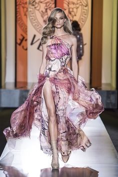 Love! Anna Selezneva, Paris Couture, Versace Fashion, Versace Dress, Versace Couture, Atelier Versace, Couture Week, Couture Gowns, Gianni Versace