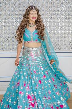 Manish Malhotra Sequin Saree, Shimmer Gowns, Haldi Hairstyle, Mehendi Brides, Hairstyle Bride, Haldi Ceremony Outfit, Mehndi Outfit, Mirror Work Lehenga