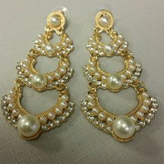 Pearlized Crystal Earrings Drop Size 3.5"L Brand New Never Worn Nordstrom Elegant Gold Jewelry, Elegant Nordstrom Earrings For Gift, Elegant Nordstrom Gold Jewelry, Nordstrom Gold Jewelry For Formal Occasions, Nordstrom Gold Formal Jewelry, Nordstrom Jewelry, Earrings Drop, Crystal Earrings, Jewelry Earrings