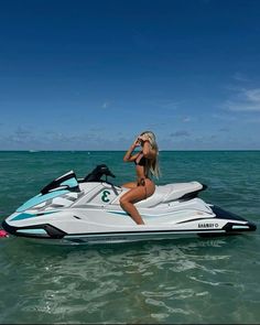 grazie @c00perwill per la foto Jetski Instagram Pictures, Jet Ski Poses, Jetski Photos, Jetski Pictures, Outfit For Beach Party, Jet Ski Aesthetic, Jetski Aesthetic, Holiday Instagram Pictures, Beach Photo Inspo Instagram