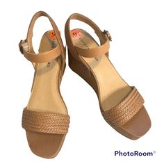 Brand New Lucky Brand Zyler Woven Weave Strappy Platform Wedge Sandal. Size 9.5m/41. See All Photos For Item Description And Measurements. No Box! Fast Shipping From Pet And Smoke Free Environment. Thank You! Size 9.5m/41 Style: Zyler Color: Macaroon Woven Straps Stud Detail Adjustable Buckle Closure Man Made And Textile Upper; Man Made Sole Casual Medium Width High Heel Wedge Sandals, Casual Wedge Sandals With Removable Insole, Casual Wedge Sandals With Stacked Heel For Vacation, Cushioned Medium Width Wedge Sandals For Beach, Vacation Wedge Sandals With Heel Loop, Wedge Heels With Woven Sole In Medium Width, Synthetic Wedge Sandals With Heel Loop For Vacation, Casual Wedge Sandals With Stacked Heel, Wedge Heels With Woven Sole And Medium Width