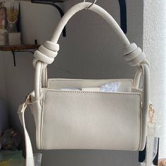 Nwt Cream Crossbody Purse White Satchel With Adjustable Strap For Day Out, White Tote Satchel For Day Out, Trendy White Satchel For Day Out, White Crossbody Satchel For Day Out, Trendy Crossbody Satchel For Day Out, Chic White Satchel For Day Out, Chic White Box Bag For Spring, White Square Shoulder Bag For Day Out, Chic White Box Bag For Errands