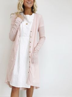 Love Out Loud Cardigan | ROOLEE Pink Cardigan Outfit, Long Cardigan Outfit, Rok Outfit, Church Outfit, Cardigan Outfit, Thrifted Outfits, Mode Boho, Elegante Casual, Cardigan Outfits