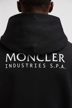 Crafted from plush cotton fleece, this hooded sweatshirt for men interprets '90s minimalism. Channeling sleek styles from the decade, the hoodie has a streamlined design and a laidback logo print. Luxury Crew Neck Sweatshirt For Streetwear, Luxury Cotton Hoodie Sweatshirt, Black Logo Hooded Hoodie, Black Hooded Hoodie With Logo Detail, Luxury Hooded Sweatshirt With Ribbed Cuffs, Modern Hoodie Sweatshirt With Ribbed Cuffs, Luxury Cotton Hoodie With Ribbed Cuffs, Luxury Black Sweatshirt For Streetwear, Luxury Winter Hoodie Sweatshirt