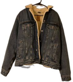 Gap Denim Jacket For Fall, Winter Denim Outerwear By Gap, Trendy Gap Denim Outerwear, Gap Denim Winter Outerwear, Gap Dark Wash Denim Outerwear, Gap Fall Outerwear In Medium Wash, Gap Medium Wash Outerwear For Fall, Gap Denim Jacket With Pockets For Fall, Gap Fall Streetwear Outerwear