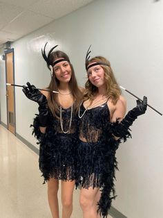 Flappers Costume Halloween, Daisy Costume Great Gatsby, Two Piece Flapper Costume, Cute Flapper Costume, Halloween Costume 1920s, 1920s Fashion Costume, Daisy And Gatsby Costume Halloween, Halloween Costumes 1920's, Roaring 20s Costume Ideas