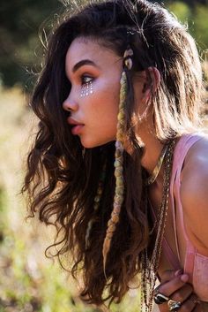 Dodger Scout- Child of the trees. Born and raised in the woods. Very close to nature with earthly magic                                                                                                                                                                                 More Boho Makeup, Summer Braids, Female Character Inspiration, Braid Tutorial, Hair Reference, Grunge Hair, Girl Drawing, Woman Face