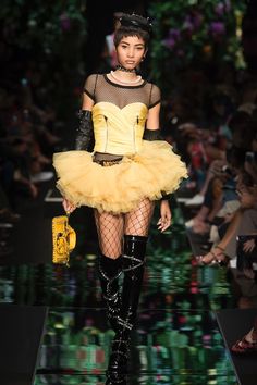 High Fashion Outfits, Fashion Aesthetics, Inspo Board, Wedding Dress Couture, Couture Runway, Vogue Fashion, Business News, Fashion Sketches, Punk Fashion