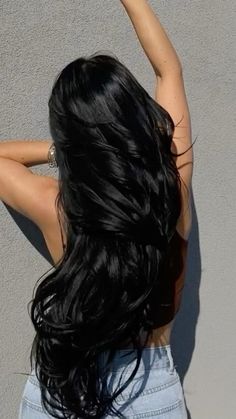 #hairstyles #imhairstyle #healthhair #youareBeautiful Black Hair Woman Aesthetic, Black Long Hair Aesthetic, Black Women Wavy Hair, Blackest Black Hair, Black Hair Girl Aesthetic, Long Black Hair Aesthetic, Long Thick Wavy Hair, Black Long Curly Hair, Long Black Wavy Hair