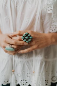 A turquoise goddess ring! Sterling silver Turquoise stones Diamond shaping Unique flower pattern Dark oxidation Measures about 4.5 cm Aqua Turquoise, Turquoise Rings, Unique Flowers, Silver Turquoise, Turquoise Blue, Turquoise Sterling Silver, Cleaning Jewelry, Turquoise Stone, Diamond Shapes