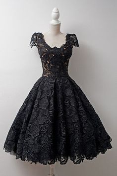 Short Prom Dress Party Dress Timeless Scoop Knee-Length Cap Sleeves Ball Gown Black Lace Homecoming Dress Áo Blu, Black Lace Prom Dress, Emo Clothes, Vestidos Casual, Fancy Clothes, Classy Dresses, Prom Ideas, Lace Prom Dress, Black Prom