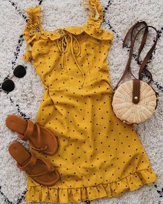 Sundress Outfit, Shoulder Strap Dress, Short Sundress, Designer Store, Short Summer Dresses, Summer Dress Outfits, Food Snapchat, Ely