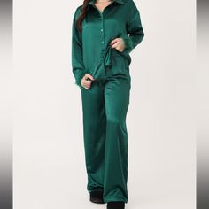 Nwt Emerald Green Kittenish After Houra Satin Feather Pj Pant And Top. There Is A Snag/Run In The Top, You Can See In The Picture On The Left Hand Side Of The Shirt, And In Last Pic Pj Pant, Pj Pants, Left Hand, Emerald Green, Women's Intimates, Emerald, Satin, Pants, Green