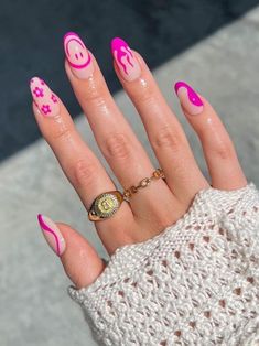 Mix and match hot pink nails Hot Pink Nails, Trendy Nail Art, Pink Nail, Pink Acrylic Nails, Short Acrylic Nails, Best Acrylic Nails