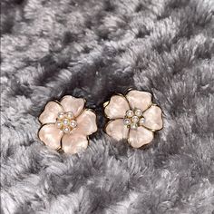 Brand New Without Tag Perfect Accessory !! Chic Pink Flower Earrings For Spring, Feminine Rose Gold Flower Earrings For Spring, Elegant Spring Flower Earrings With Floral Print, Elegant Floral Print Flower Earrings For Spring, Chic Pink Flower-shaped Jewelry, Feminine Flower Earrings For Spring, Elegant Pink Flower Earrings For Spring, Chic Pink Flower Shaped Earrings, Chic Pink Flower-shaped Earrings