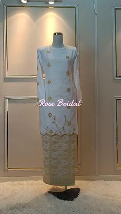 Songket Wedding Dress, Songket Kurung, Songket Wedding, Minimal Wedding Dress, Bridal Roses, Kurung Moden, Minimal Wedding, Wedding Idea, Cute Cats