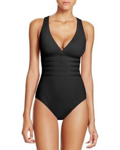 Take the plunge in a sleek one piece from La Blanca. This form-flattering maillot features crisscrossing back straps for a daring element. Swimsuit For Big Tummy, Sukienki Maksi, Flattering Swimsuits, Best Swimsuits, Black One Piece Swimsuit, Costume Intero, Black Swimwear, Black One Piece, Black Swimsuit