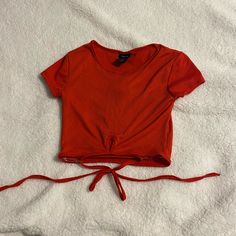 Brand New Never Worn Red Short Sleeve Crop Top For Summer, Red Short Sleeve Casual Crop Top, Casual Red Short Sleeve Crop Top, Red Crop Top T-shirt For Summer, Basic Red Crew Neck Crop Top, Red Fitted Trendy T-shirt, Basic Red Cotton Crop Top, Red Casual Crop Top, Red Cotton Crop Top