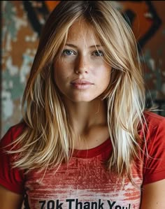 #BlondeHairGoals #BlondeTransformation #HairMakeover #BlondeBeauty #BlondeAmbition #HairInspo #BlondeBombshell #BlondeJourney #NewHairWhoDis #BlondeVibes #HairTransformation #BlondeLife #BlondeHighlights #BlondeObsessed #BlondeMagic Take Care Of Wavy Hair, Care For Wavy Hair, Easy Routine, Blonde Hair Transformations, Beauty Hair Color, Effortless Waves, Honey Blonde Hair, Long Blonde, Julia Roberts