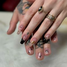 Couples nails with each others initials Nail Idea Initials, Cute Couple Nails Matching, Matching Nails With Boyfriend Simple, Lesbian Couple Nails Matching, K Initial Nails, Initial Nails Boyfriend