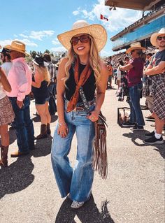 Cute Rodeo Outfits For Women, Cute Rodeo Outfits, Rodeo Outfits For Women, Stampede Outfit, Casual Western Outfits, Western Summer Outfits, Country Fall Outfits, Punchy Outfits, Cute Western Outfits