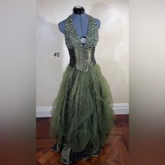 Maker: Bicici Size: Xs Addition: Extra Crystals Flaws: Missing Crystals But Can Easily Be Replaced I Fit Anything Between 000-4 When Worn Comes From Smoke Free Home Green Gown, Green Dress, Womens Dresses, Crystals, Green, Dresses, Women Shopping, Color