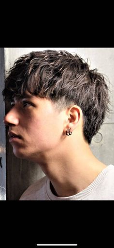 Japan Hairstyle, Korean Men Hairstyle, Men Haircut Curly Hair, Mullet Haircut, Mens Hairstyles Thick Hair, Wavy Hair Men, Men's Haircuts, Men Hair Color