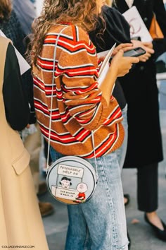 pfw-paris_fashion_week_ss17-street_style-outfits-collage_vintage-chanel-ellery-39 http://sodafirm.com Mode Tips, Moda Paris, Blazer Outfit, Cooler Look, Moda Vintage, Look Vintage, Mode Vintage