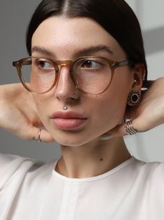 Glasses Frames Aesthetic, Frames Aesthetic, 2023 Glasses, Frames For Round Faces, Oversized Round Glasses, Glasses For Round Faces, Cute Glasses Frames, Glasses Inspiration, Chic Glasses