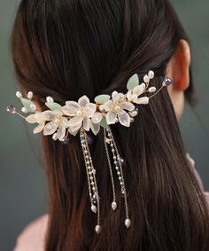 Elevate your hair game with our exquisite Elegant Gold Sterling Silver Overgild Pearl Floral Tassel Hairpin QD029. This luxurious masterpiece is simply perfect for adding a touch of sophistication and exclusivity to any hairstyle. Indulge in its opulent materials and intricate floral design, reminiscent of the world of art and literature. A true gem for those who appreciate beauty and refinement.Made of fine Sterling Silver Overgild Pearl Floral Tassel.Measurement: 10cm/3.9" * 10cm/3.9". Matches White Flower Hair Clip, French Twists, Side Hair, Chinese Hair Accessories, Daily Hairstyles, Chinese Hairstyle, Song Dynasty, Color Glaze, Hair Stick