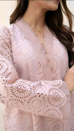 Pakistani Kurti Lace Design, Latest Kurti Designs Pattern With Lace, Kurti Lace Designs Latest, Lace On Sleeves Kurti, Pakistani Kurti With Lace Design, New Sleeves Designs, Dress Trending, Stylish Sleeves, Lace Suit