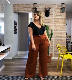 Plus Size Photography, Plus Size Looks, Look Plus Size, Academia Fashion, Diy Fashion Hacks, Designer Party Wear Dresses, Curvy Outfits, Party Wear Dresses, Mom Outfits