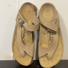 Birkenstock Betula Slide Sandals Size 38 5,0 245 L7 M5 New Without Box. There Is Some Residue Where The Price Sticker Was At The Heel. There Is Also Some Slight Creasing On The Leather Straps. See Photos. Priced Accordingly. Comfortable And Good For Your Feet!!! Beige Closed Toe Sandals With Cork-bed Midsoles, Beige Slip-on Footbed Sandals With Leather Footbed, Beige Leather Footbed Slip-on Sandals, Beige Leather Footbed Sandals With Flat Heel, Beige Flat Heel Leather Footbed Sandals, Beige Sandals With Leather Footbed And Single Toe Strap, Casual Toe Post Footbed Sandals With Buckle Closure, Casual Toe Post Footbed Sandals With Buckle, Beige Footbed Sandals With Cork-bed Midsoles And Round Toe