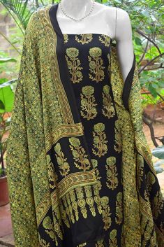 Jewellery Indian, Suit Material, Indian Crafts, Indian Textiles, Dress Material, Kimono Top, Ready To Wear