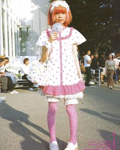 Pink Looks, Fruits Magazine, Outfits 2000s, Harajuku Fashion Street, Art Outfit, Clueless Outfits, Fresh Fruits, Japanese Street Fashion, J Fashion