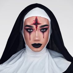 Makeup Horor, Hallowen Schminke, Nun Halloween Costume, Wound Makeup, Nun Halloween, Teknik Makeup