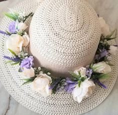 2 in 1  - Beautiful  woman straw hat with adjustable flower hair crown. Perfect for formal events,  denim outfit, beach and garden party.  (Fr.2 en 1, chapeau de paille avec couronne de fleurs réglable)           Shipping to Europe takes 12-16 days            Shipping to US takes 3 weeks. Vintage Boutonniere, Hats With Flowers, Flower Hair Crown, Blue Boutonniere, Flowers Beige, Rustic Boutonniere, Rose Boutonniere, Summer Straw Hat, Hair Crown