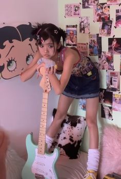 Kawaii Summer Aesthetic, Irl Pose Reference, Gyaru Pose, Kawaii Poses, Vintage Skincare, Girly Poses, Gyaru Aesthetic, Kpop Y2k, Y2k Kawaii