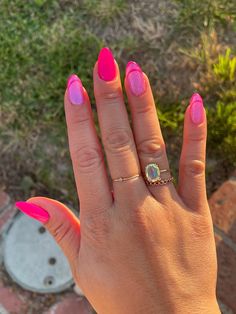 Pretty in PINK! These Barbie-inspired pink sparkly press-ons are They feature an eye-catching sparkly pink paired with a bright magenta and a negative-space French manicure. Wear them for your upcoming Barbie Halloween costume, or simply to show how much you love pink and sparkles!   PICTURED: ROUND shape, MEDIUM length  These are custom-made to fit your nail size and shape, and they come with a glue kit and instructions for easy application. These nails are perfect for any occasion, whether you Barbie Nails Pink, Pink Sparkly Nails, Barbiecore Aesthetic, Barbie Halloween Costume, Barbie Nails, Barbie Aesthetic, Barbie Halloween, Hot Pink Nails